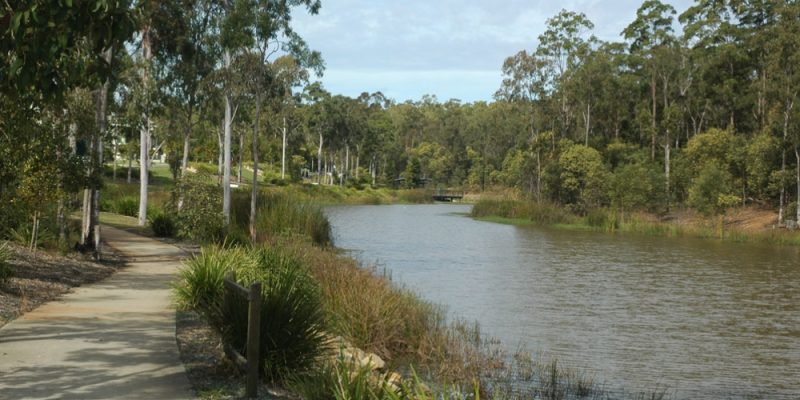 springfield-lakes-promenade